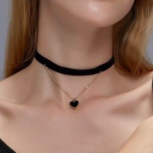 Velvet Heart Charm Layered Choker Necklace (black)